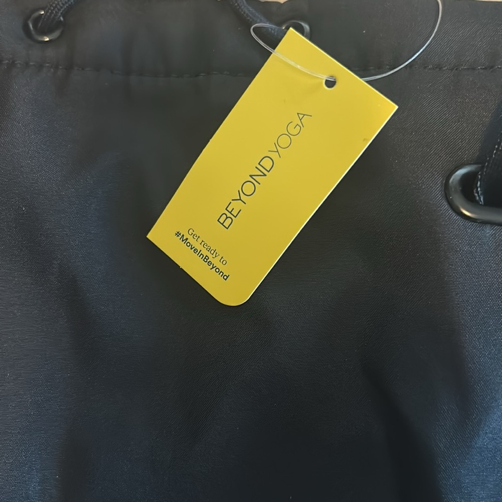 Beyond yoga bag/backpack. - Picture 3 of 10